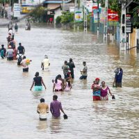 Flood governance: from “taming the floods” to “managing the risks”